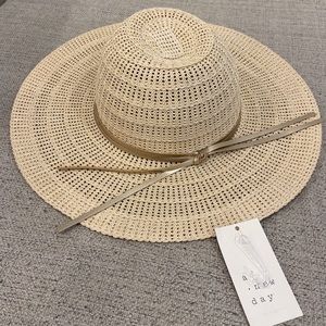 NWT/Women’s Fashion Hat